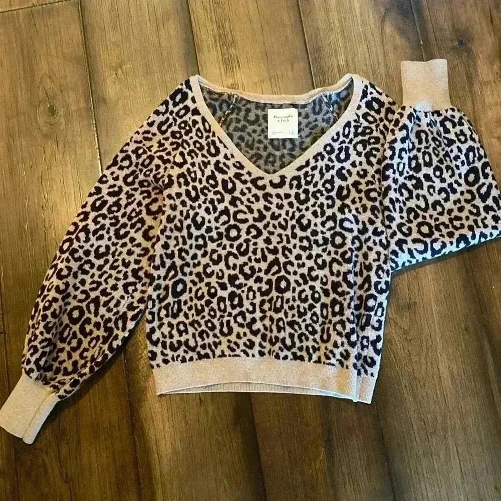 🐆 Abercrombie & Fitch leopard sweater 🐆